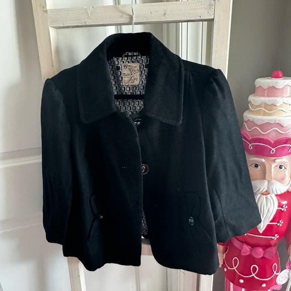 The CUTEST black button jacket 🖤 - Picture 1 of 2